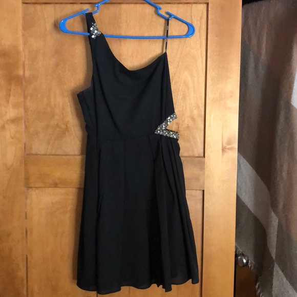 Black dress - Picture 1 of 2